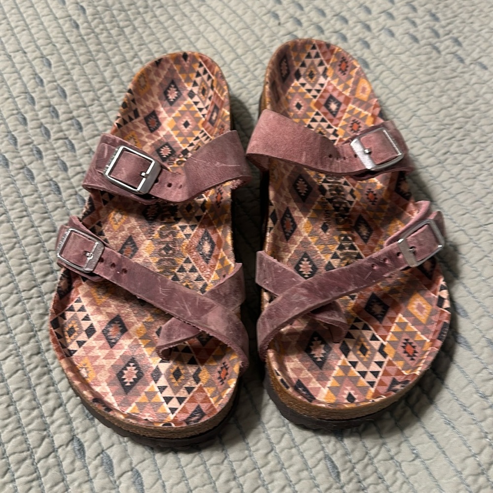 EUC Birkenstock mayari lavender blush sandal